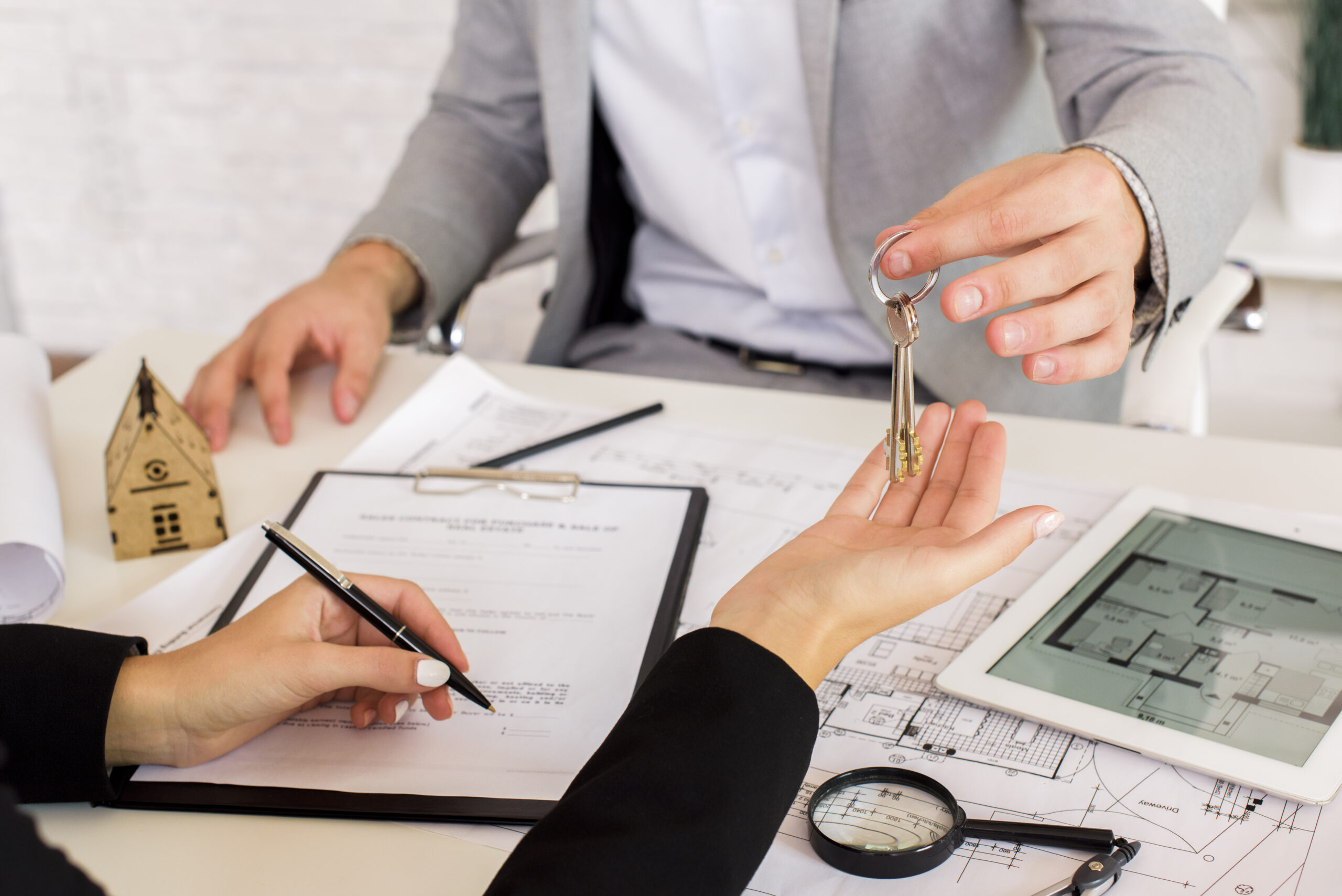 Mortgage Switches vs. Mortgage Refinancing: What’s the Difference?