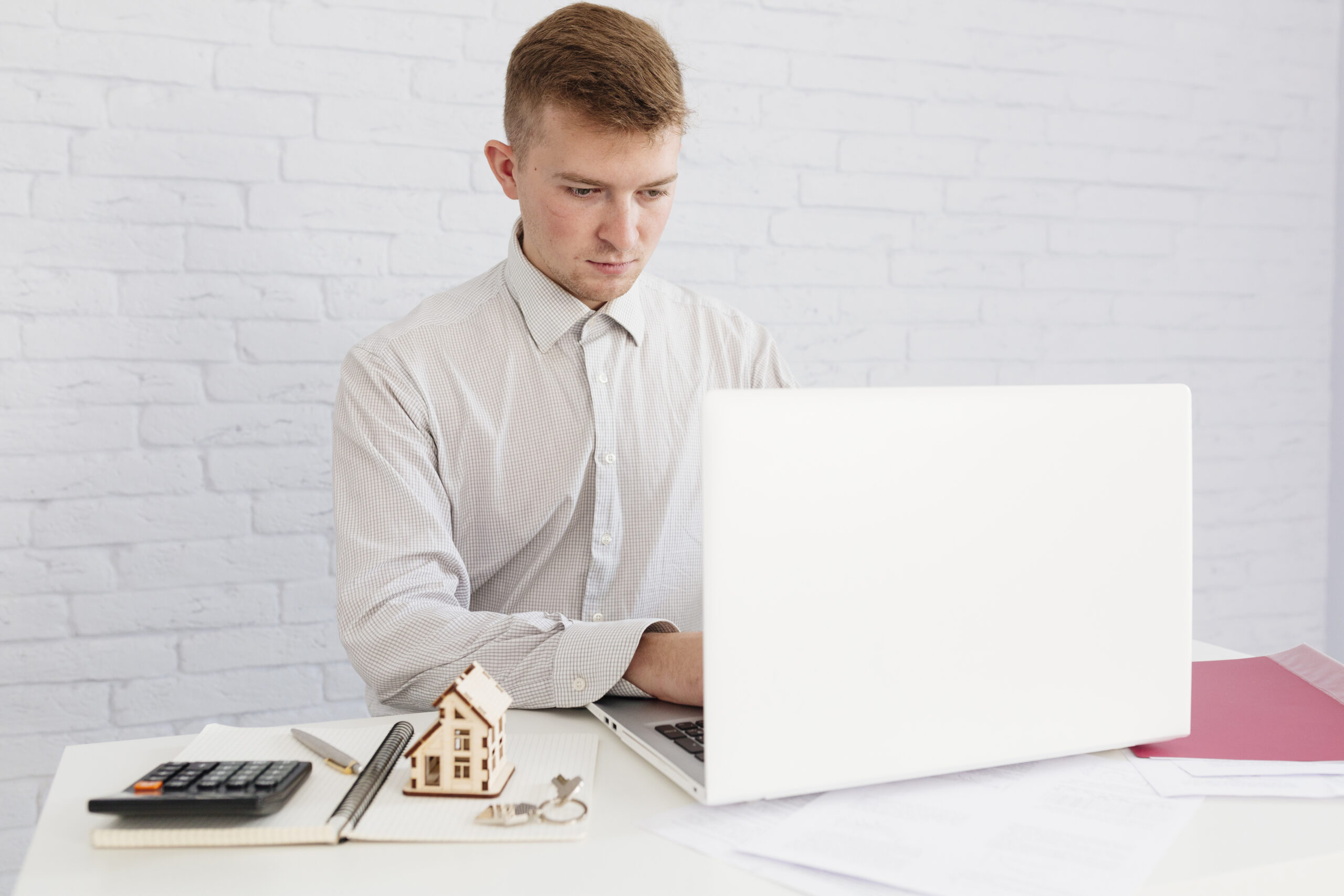 The Role of a Mortgage Underwriter: What Happens Behind the Scenes